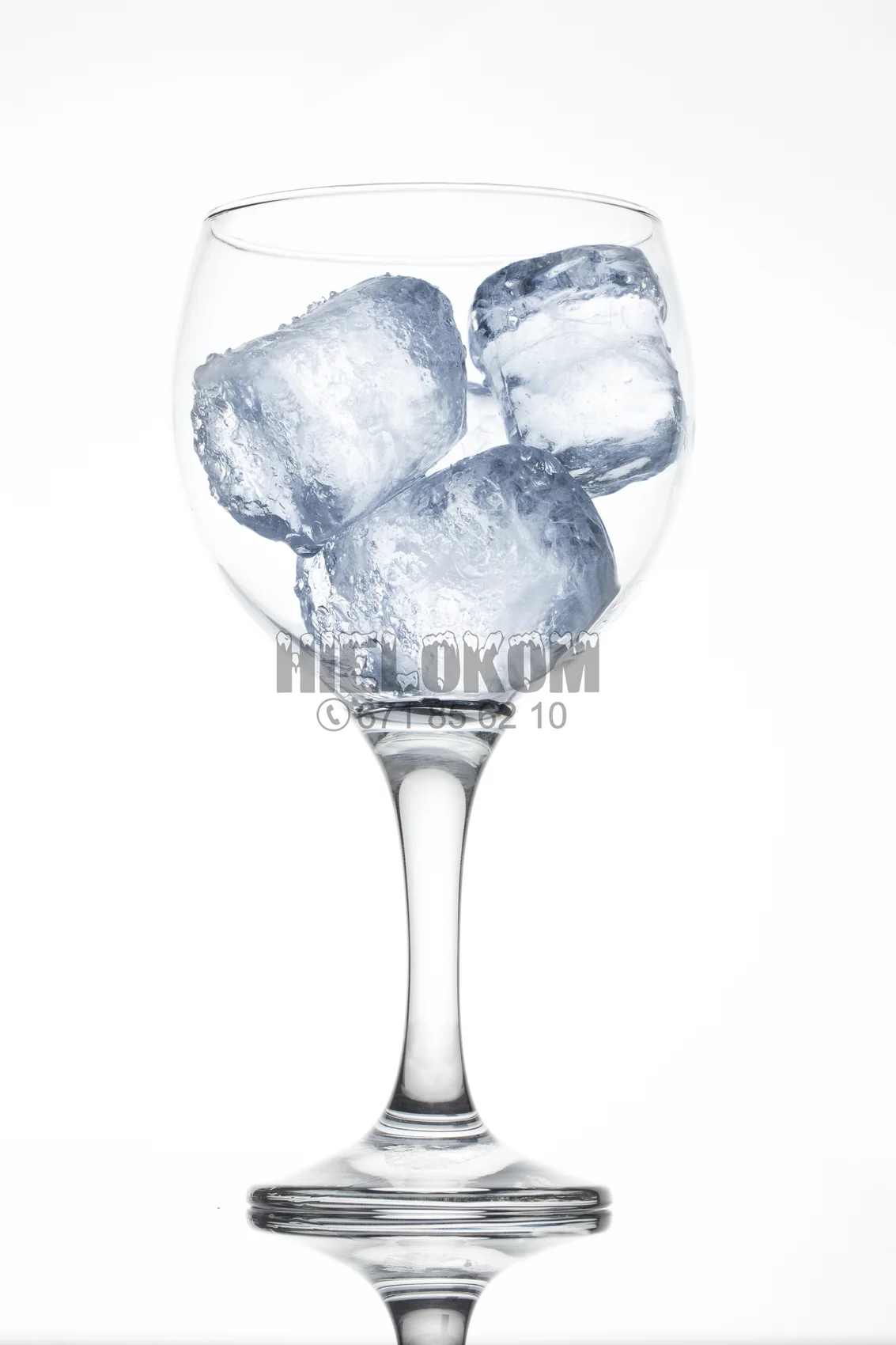 Vaso preparado con cubitos de hielo HIELOKOM